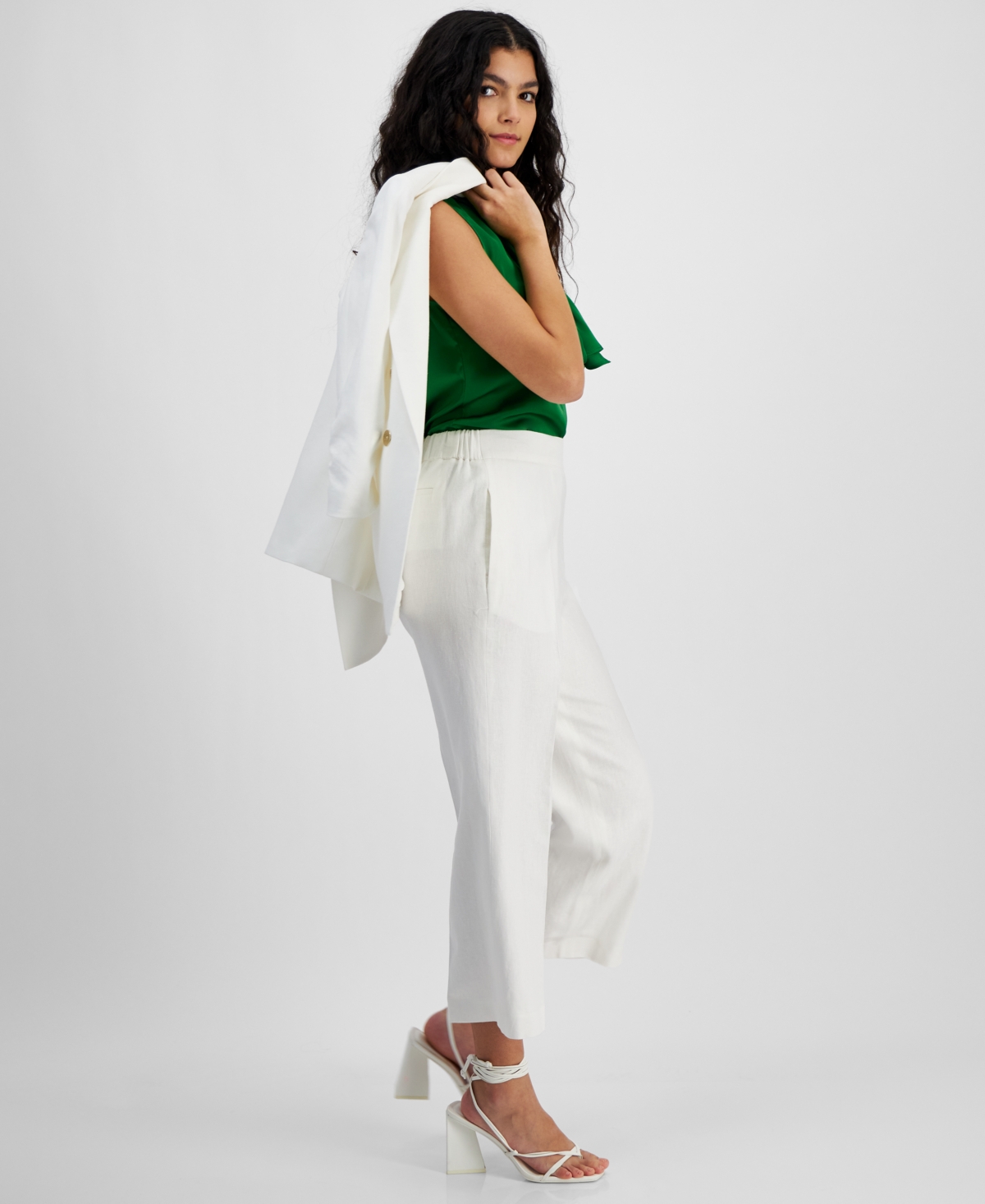 Shop Bar Iii Women's High Rise Pull-on Linen-blend Cropped Pants, Created For Macy's In Blanc