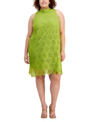 Robbie Bee - Plus Size Mock-Neck Sleeveless Lace Shift Dress