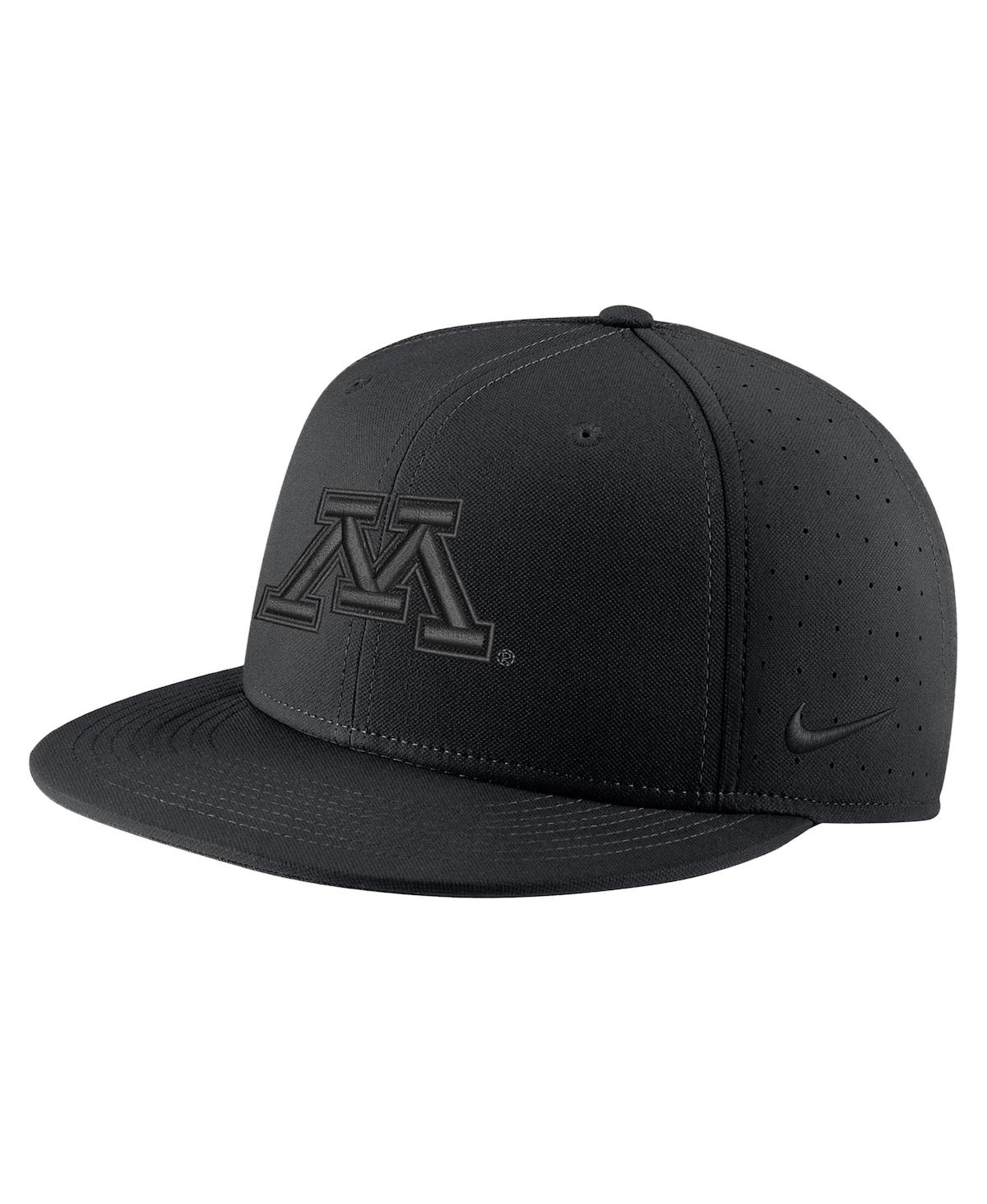 Shop Nike Men's  Minnesota Golden Gophers Triple Black Performance Fitted Hat