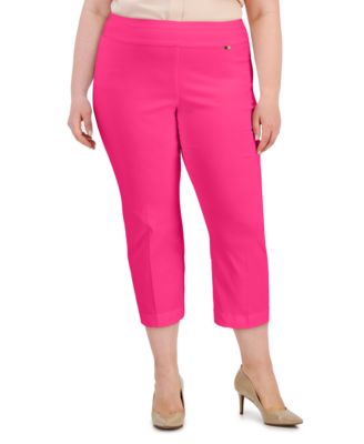Plus Size Mid-Rise Pull-On Capri Pants