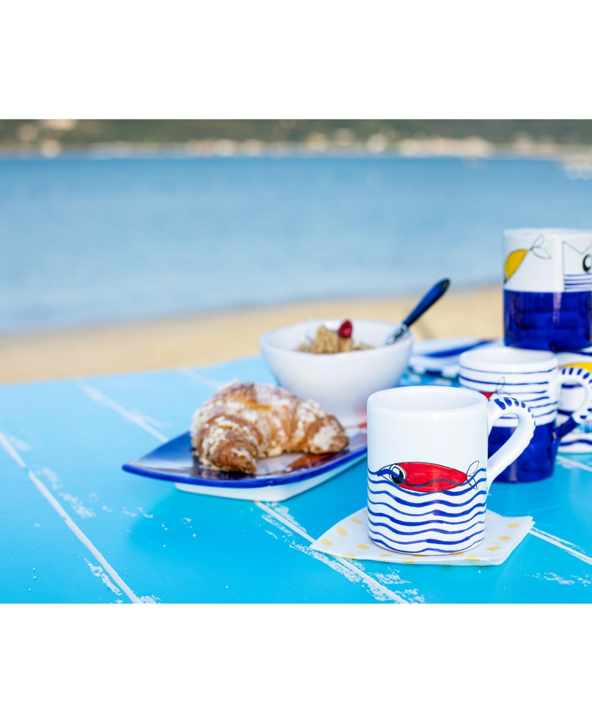 Vietri Pesce Pazzo Underwater Fish Mug In Blue