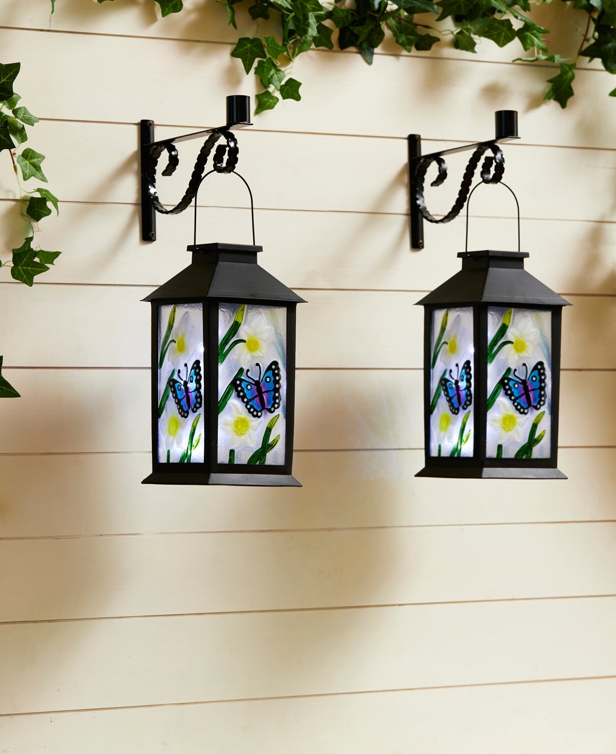 Glitzhome H Set of 2 Stylish Textured Glass with Butterfly and Flower Pattern Solar Powered Hanging Lantern
