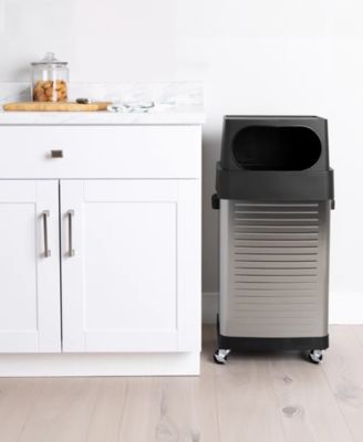 17-Gallon Wheeled Trash Bin