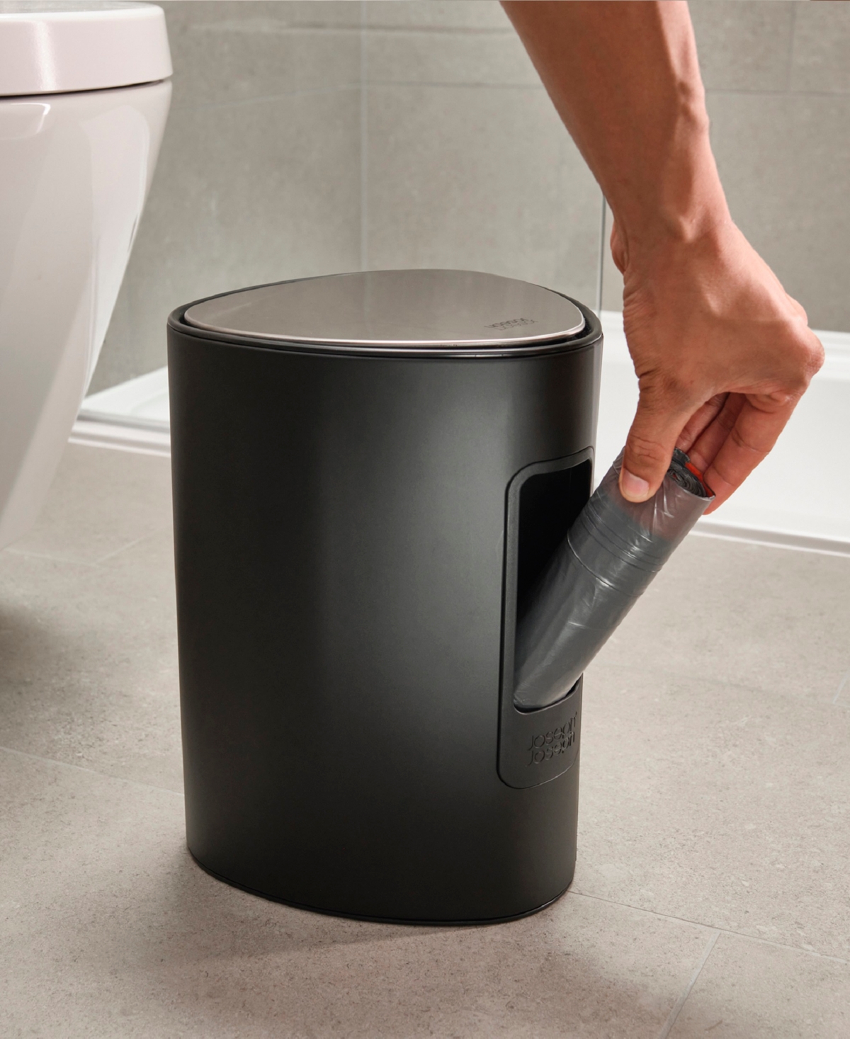 Joseph Joseph Easystore 5-liter Pedal Trash Bin In Black