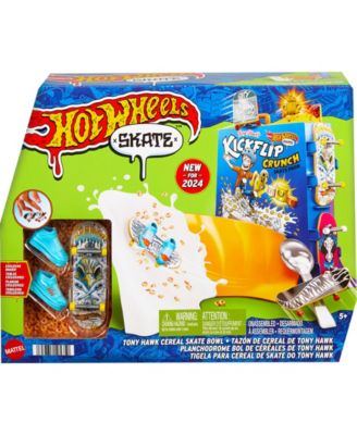 Tony Hawk Cereal Skate Bowl Fingerboard Set with 1 Exclusive Board