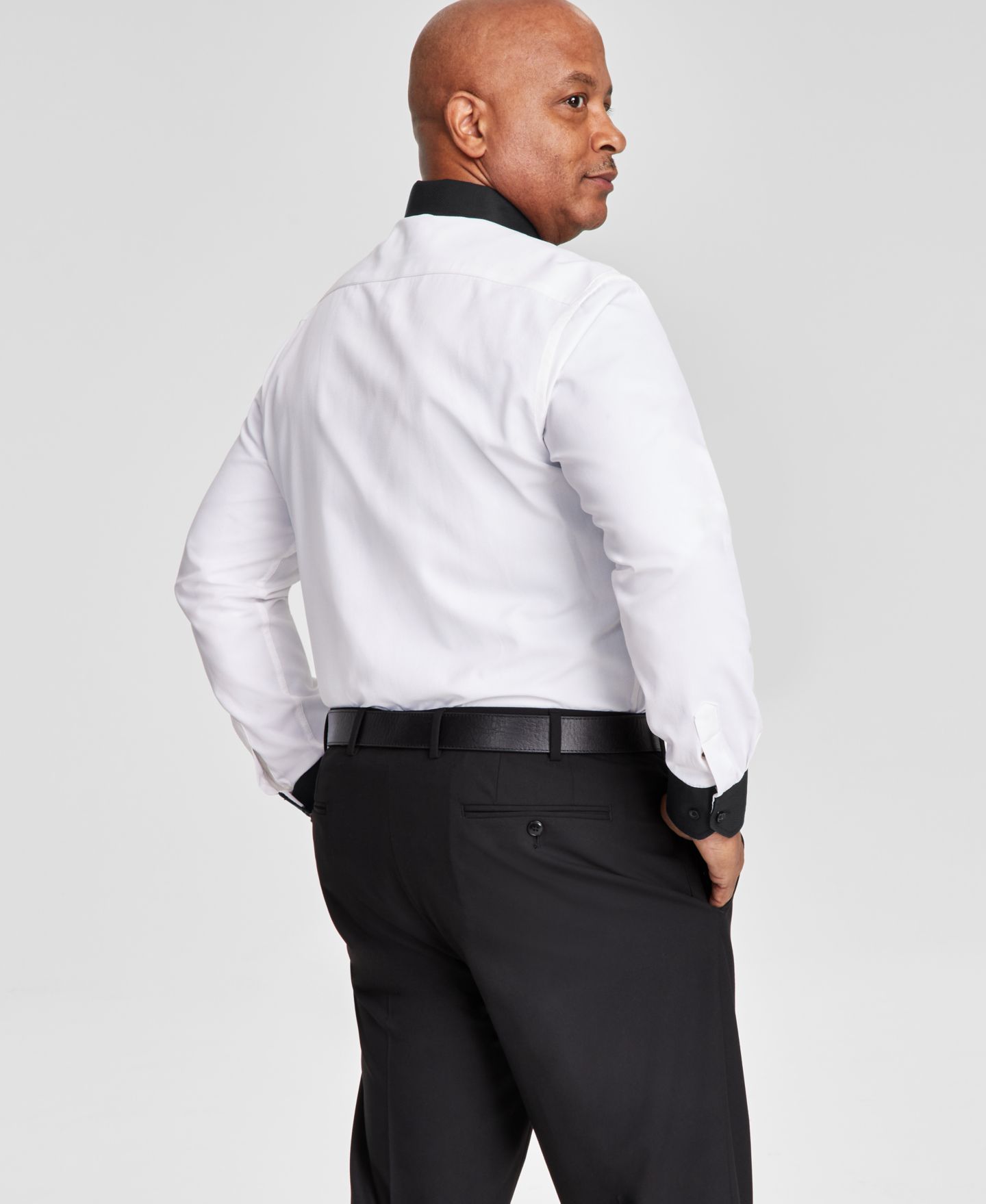 Мужская рубашка Tayion Collection Slim-Fit Black Trim Solid Dress Shirt, цвет: Белый / Чёрный — фото 2