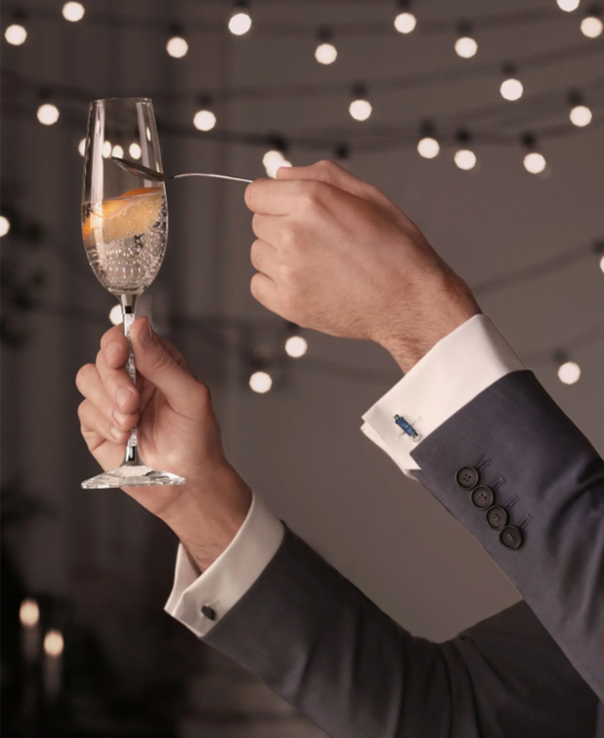 Fifth Avenue Manufacturers Champagne Flutes, Set Of 2 In Clear