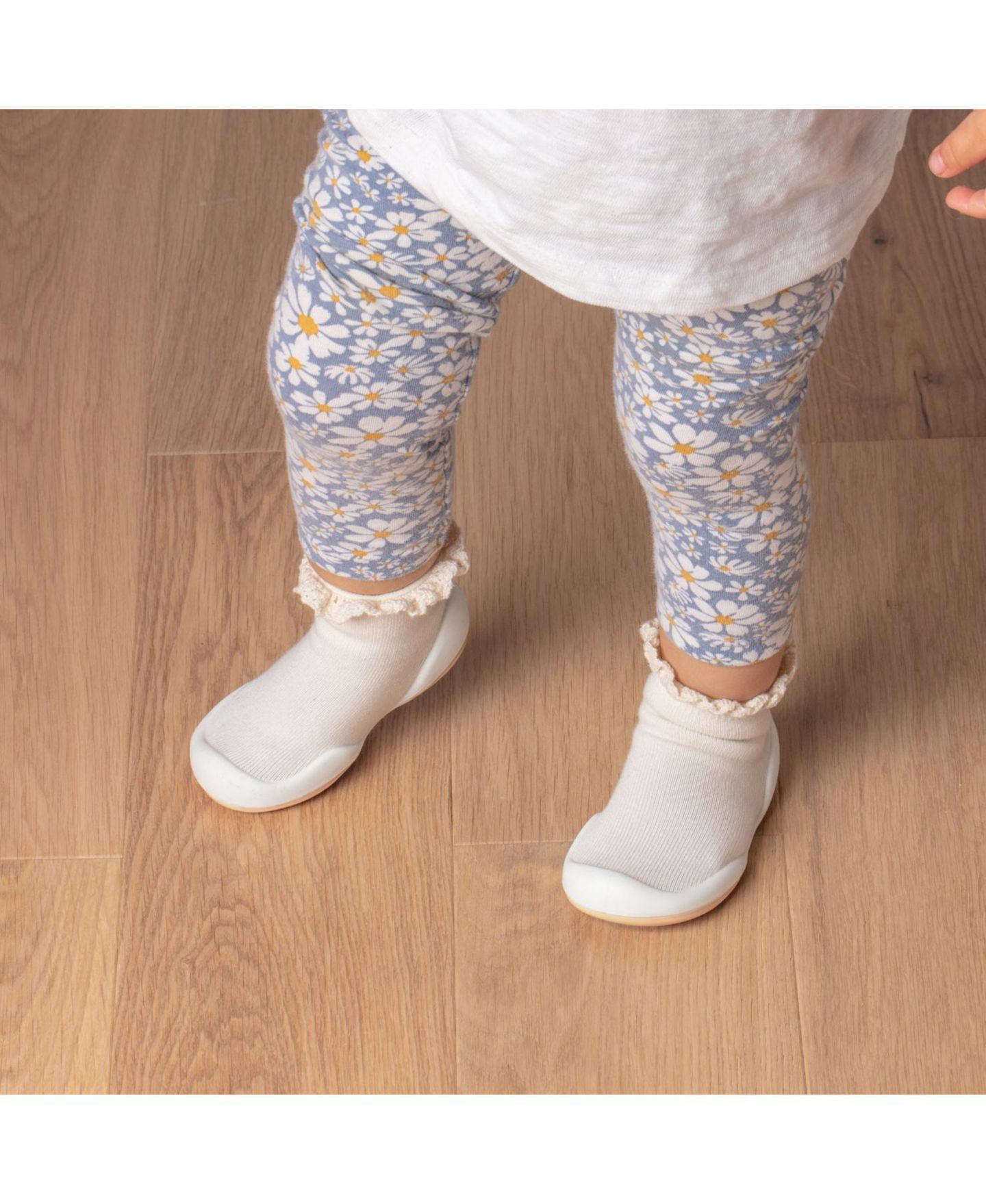 Обувь Komuello Breathable Washable Non-Slip Sock Shoes Lace trim - Off White для девочек-малышей, цвет: Натуральный — фото 6