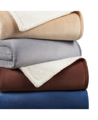 Host & Home Plush Sherpa Throw, 2-Sided Throw Blanket, 200GSM Plush Mink Velvet Face, 250GSM Plush Sherpa Reverse,Full/Queen - 90x90