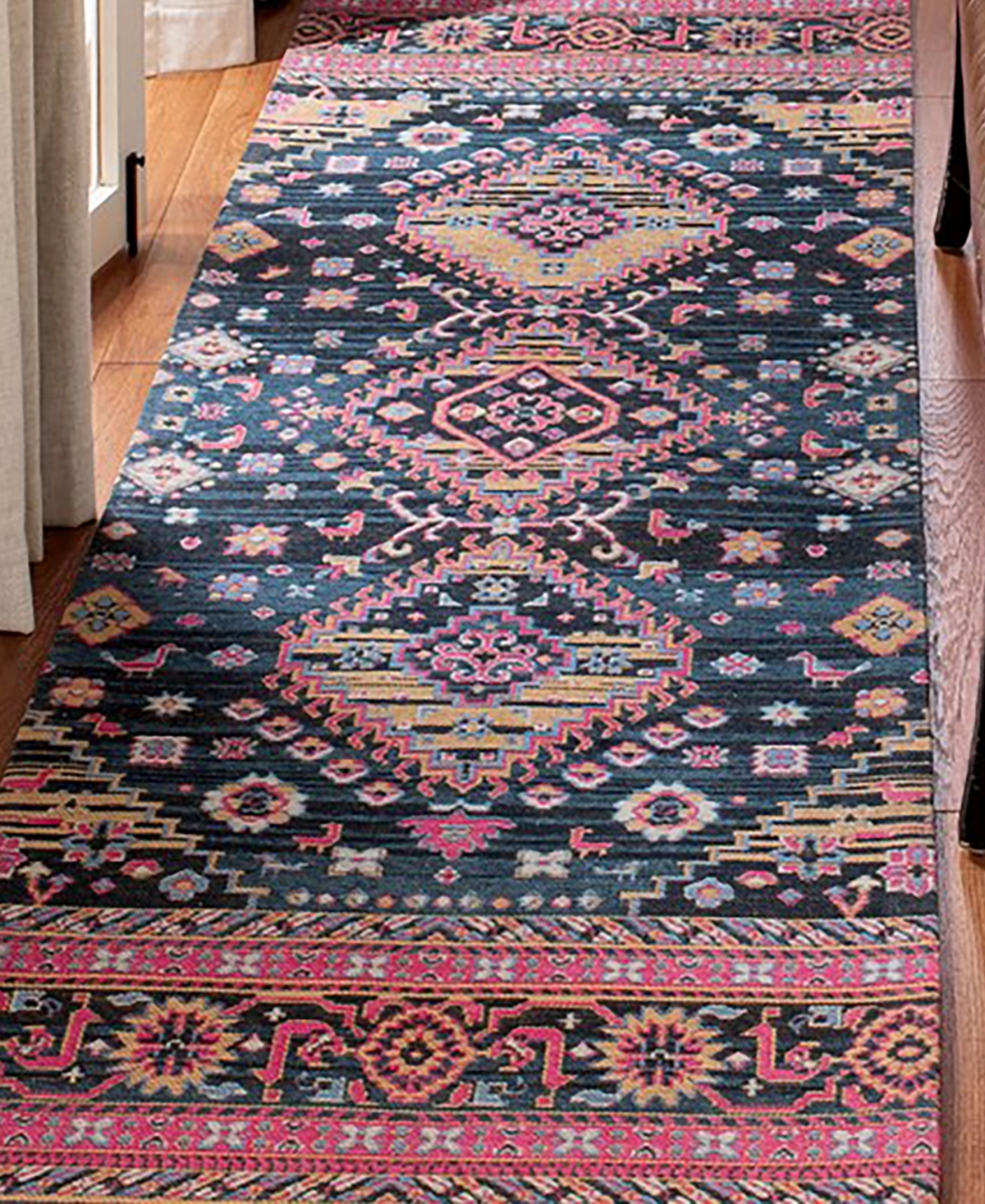 Safavieh Classic Vintage CLV114and Pink Area Rug - Navy