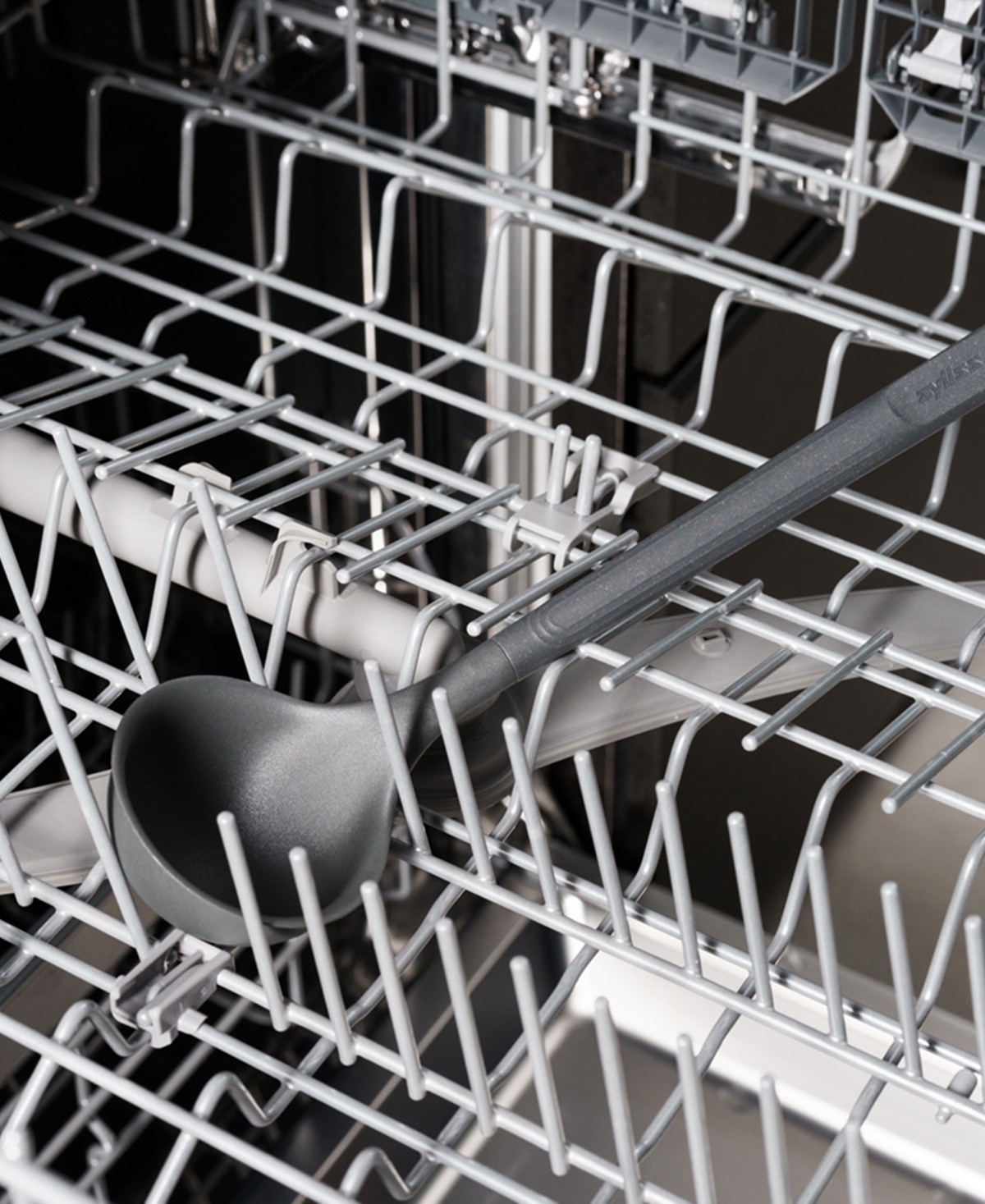 Zyliss Medium Nylon Ladle In Dk Gry