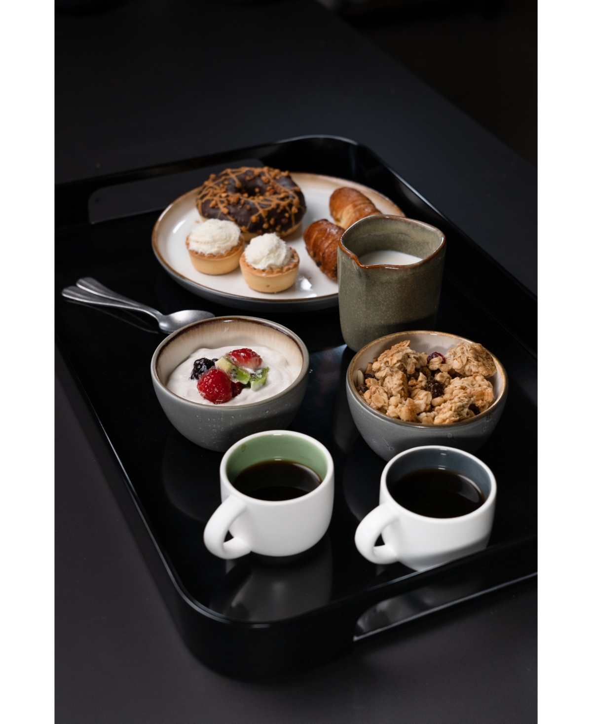 Trebonn Pile 1pc. X-large Tray In White