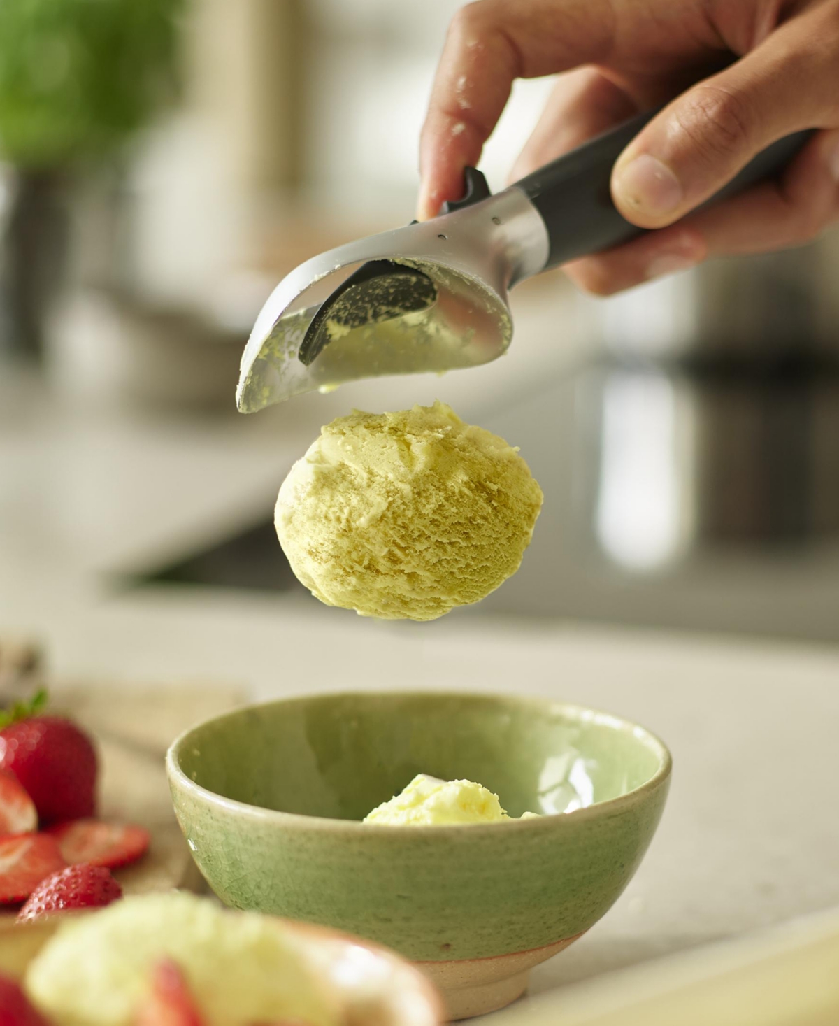 Joseph Joseph Elevate Integrated Tool Rest Ice-Cream Scoop