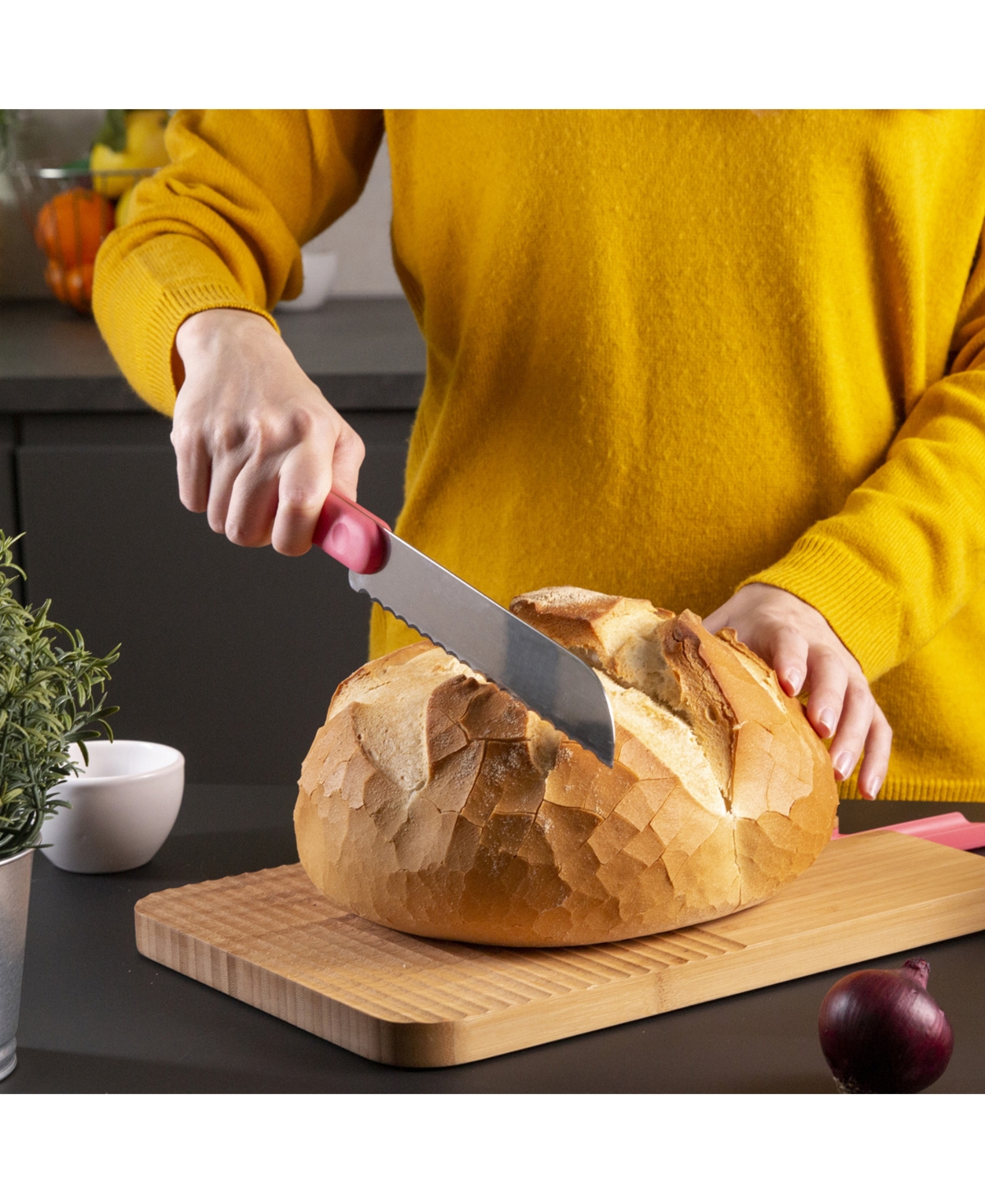 Trebonn Artu 2pc. Bread Board With Knife Set In Pink