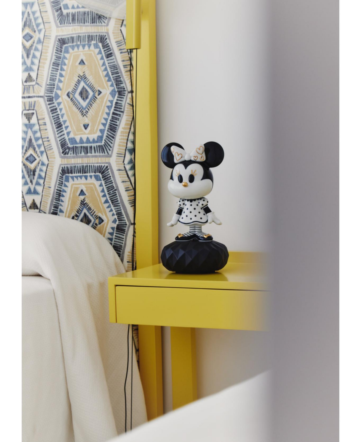 Lladrò Minnie Mouse Sculpture In Black And White In Multi