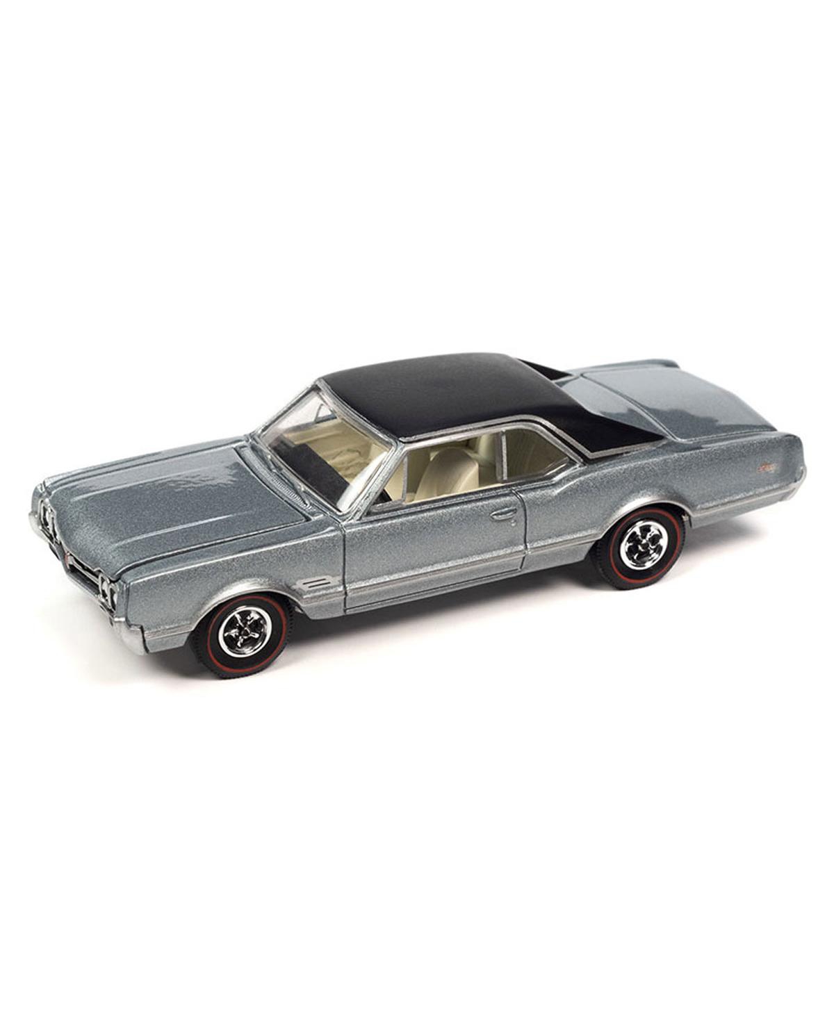 Auto World 1/64 Auto World, 1966 Oldsmobile 442,Mist - Silver