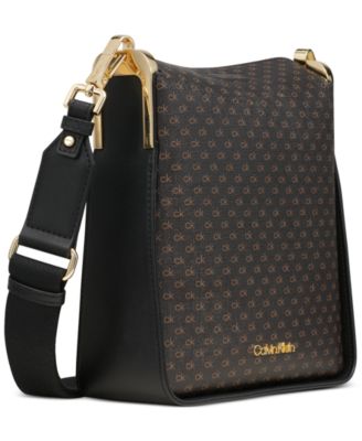 Fay Signature Adjustable Crossbody with Magnetic Top Closure