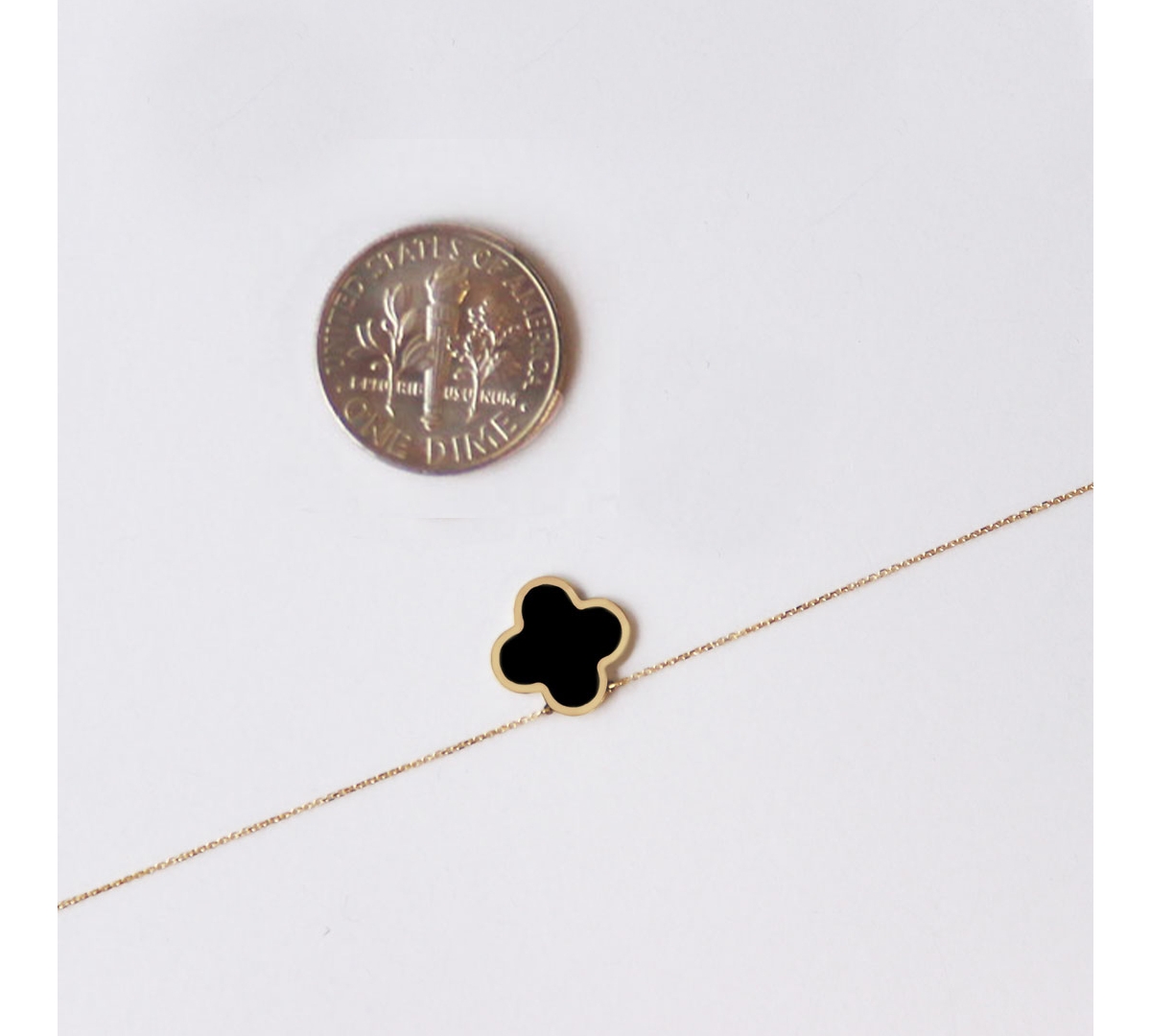 The Lovery Onyx Single Clover Necklace 14K Yellow Gold