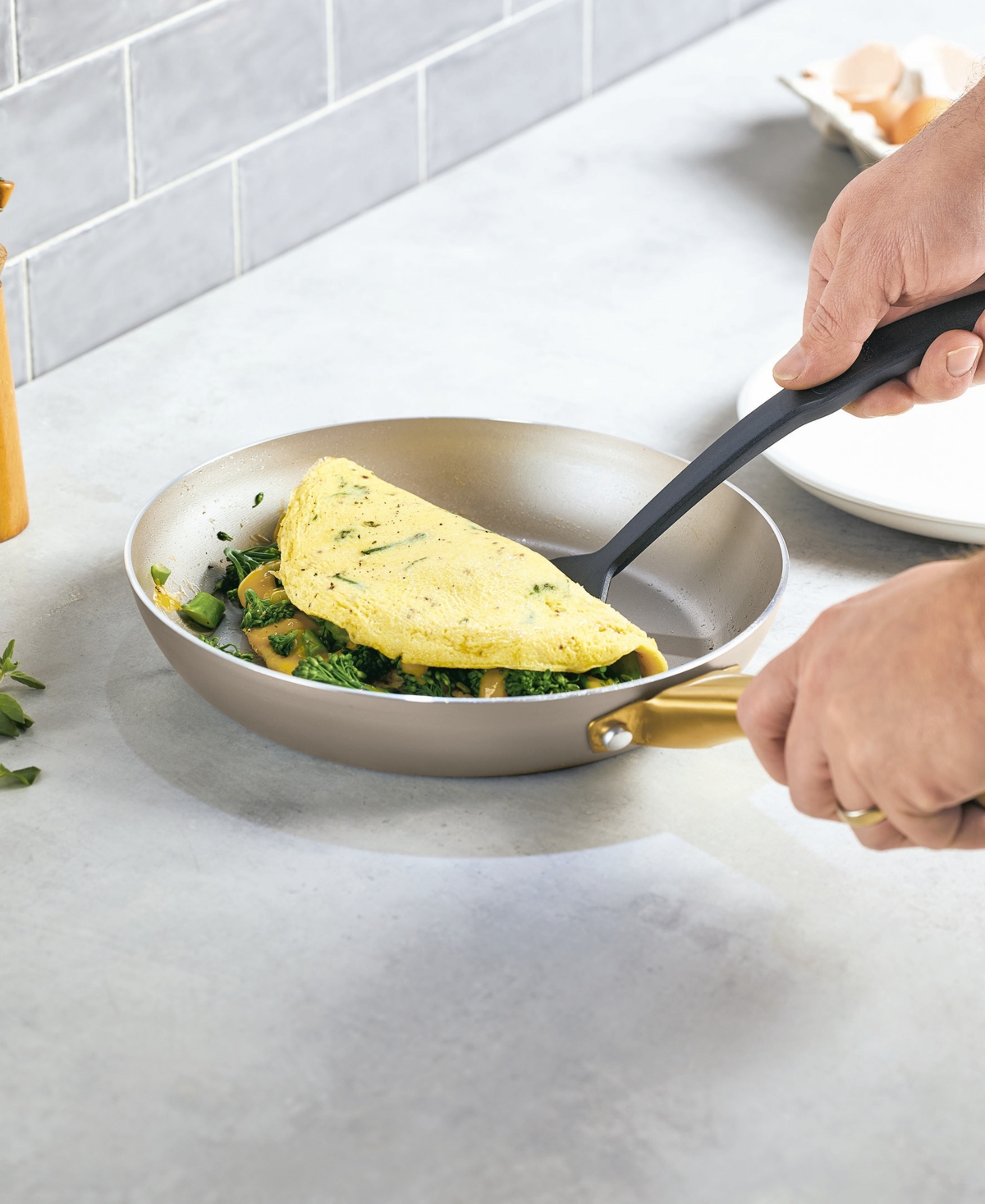 Farberware Radiant Aluminum 12-piece Cookware Set In Champagne