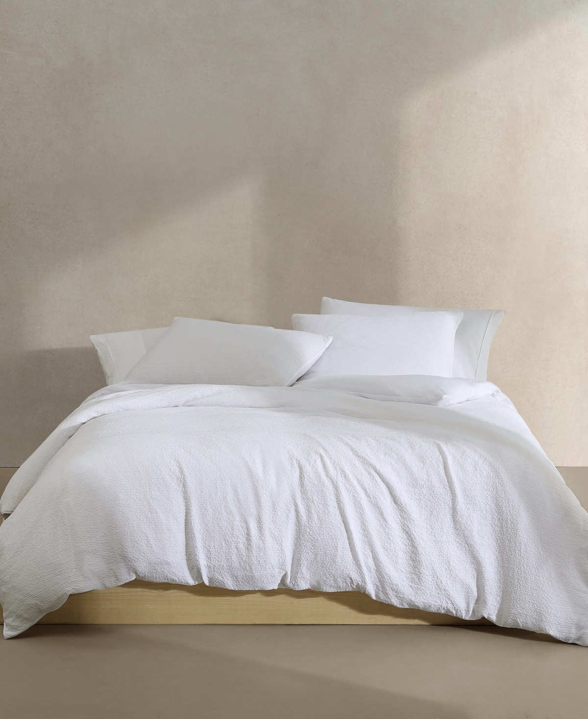 CALVIN KLEIN SEERSUCKER 3 PIECE COMFORTER SET, QUEEN 