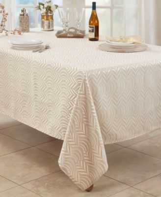 Exquisite Jacquard Design Tablecloth, 72"x140"