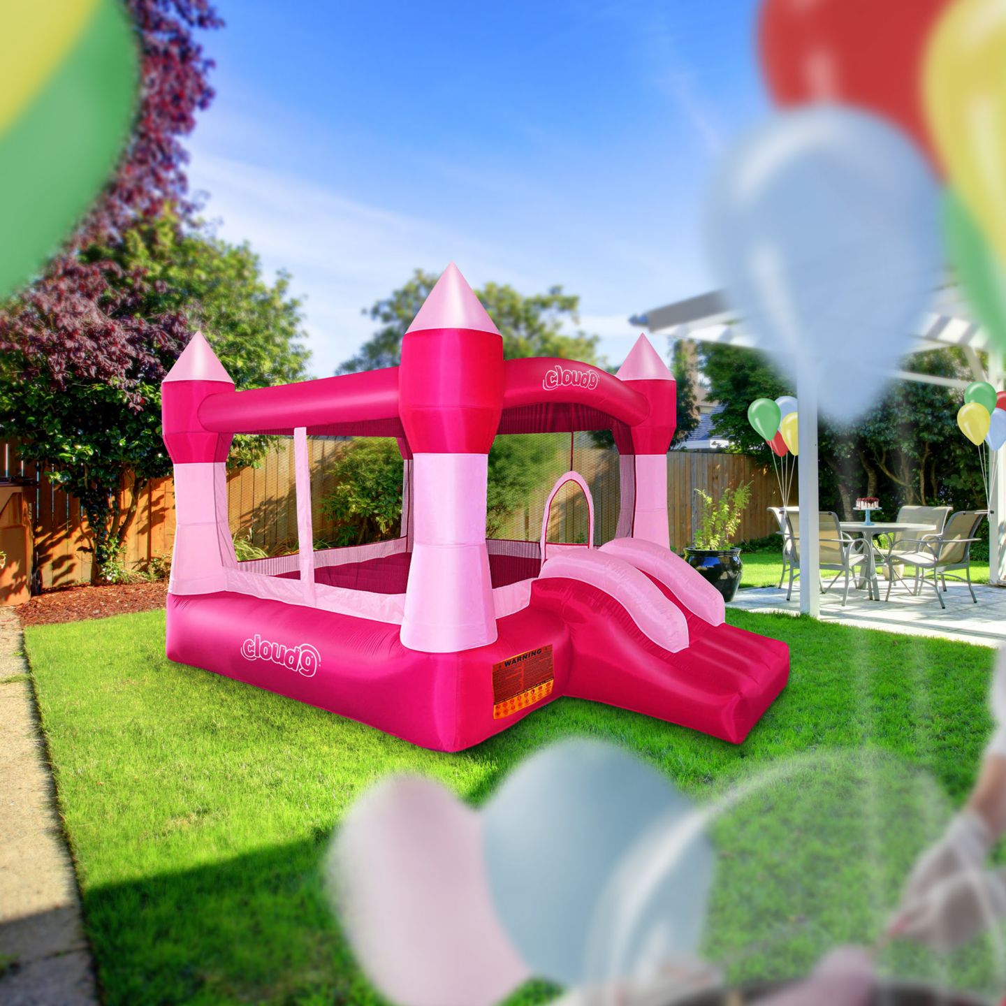 Детская игрушка Cloud 9 Princess 12' x 9' x 7' Nylon Bounce House with Blower, 5-Child Capacity, Ages 3+ — фото 5