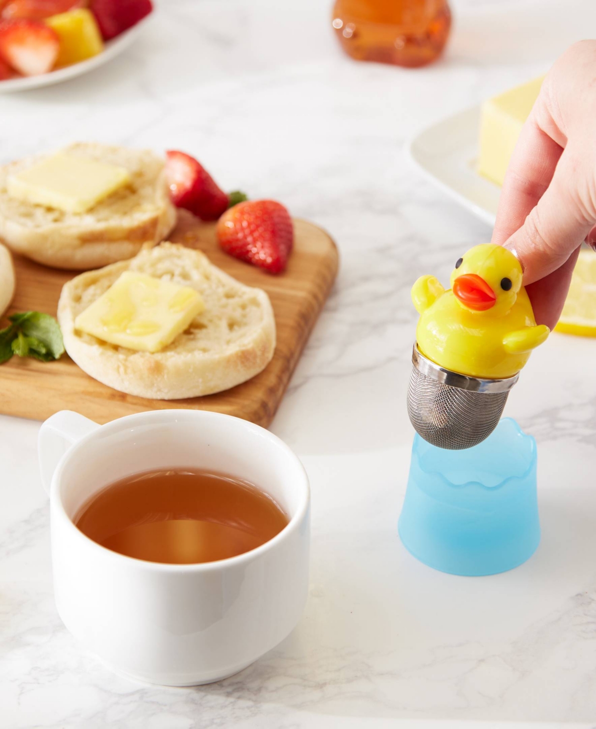RSVP INTERNATIONAL PLASTIC AND STAINLESS STEEL 2X2X3" DUCKY-FLOATING TEA INFUSER 