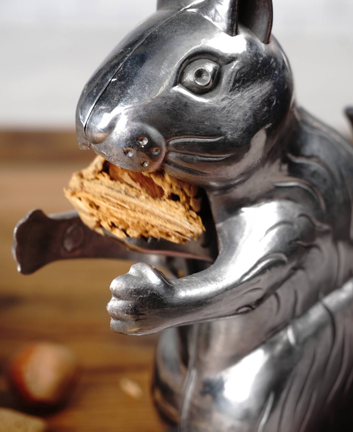 RSVP INTERNATIONAL CAST ALUMINUM 9X5X2" NUTTY SQUIRREL NUTCRACKER 