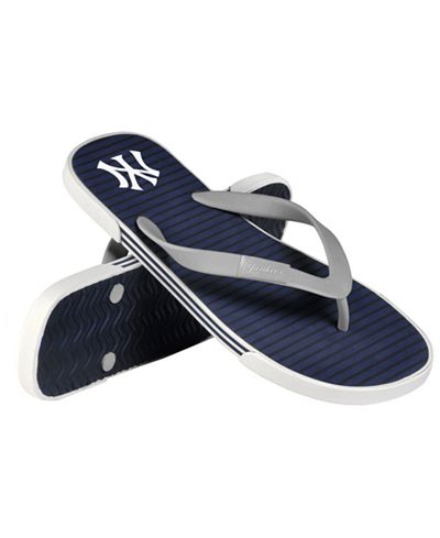 Forever Collectibles New York Yankees Thong Sandals