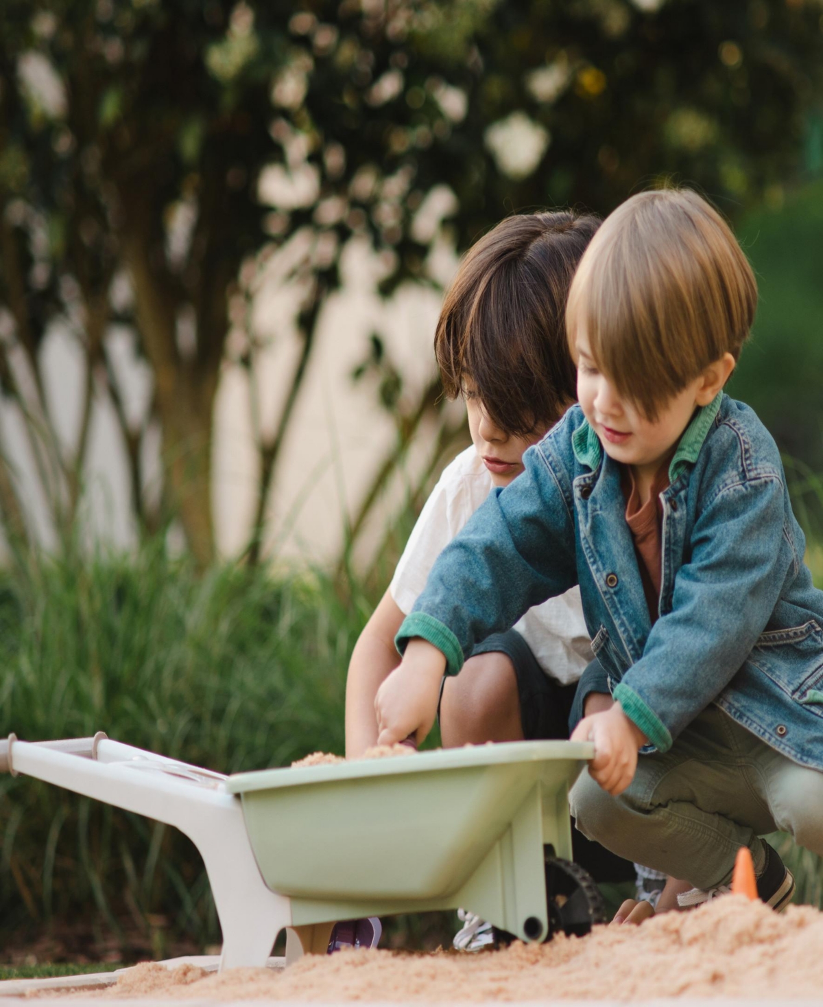Dantoy Green Garden Wheelbarrow Playset In Multi