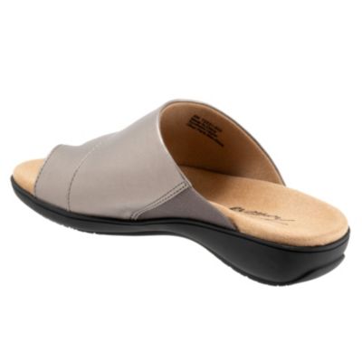 Regina Sandal
