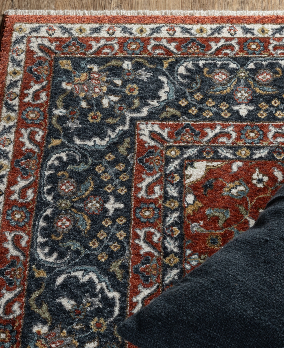 Oriental Weavers Vivian Vi04b 7'10x10'10 Area Rug In Red