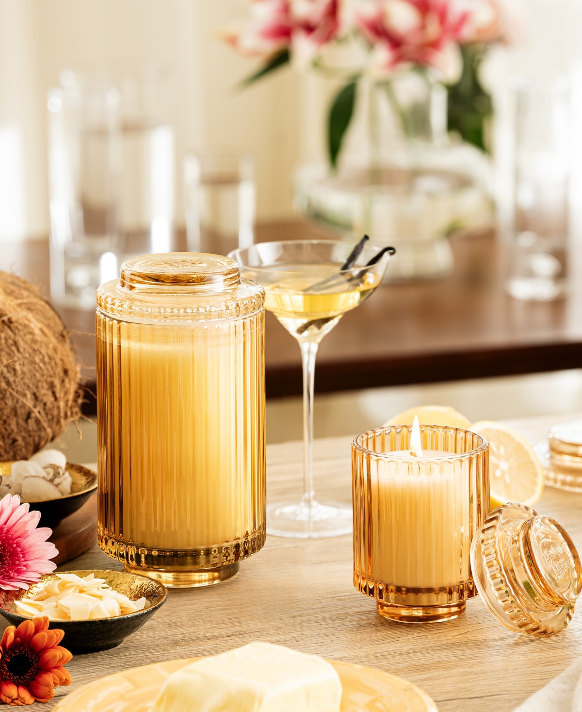 La Jolie Muse Amelie Candle, Vanilla Bomb, 11 oz In Champagne