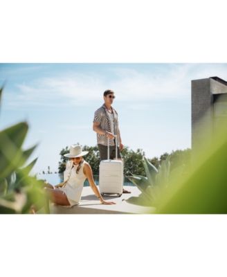 Outline Pro International Carry-on Spinner