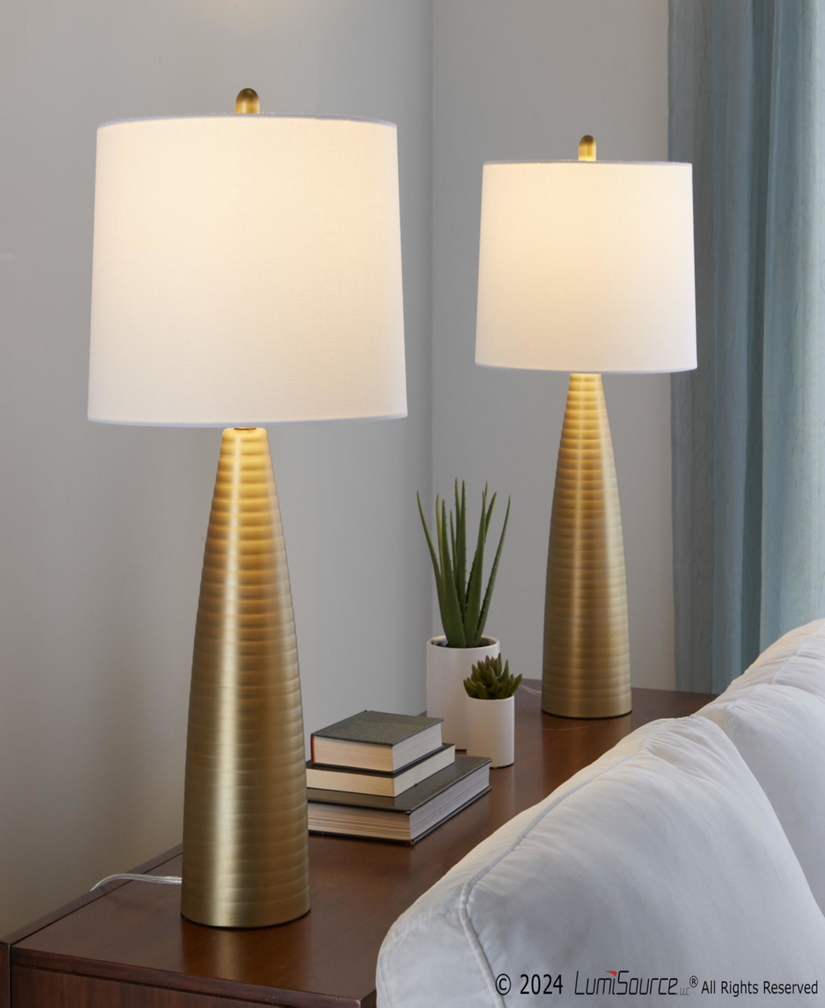 Lumisource Maya 27" Contemporary Metal In Gold Metal,white Linen