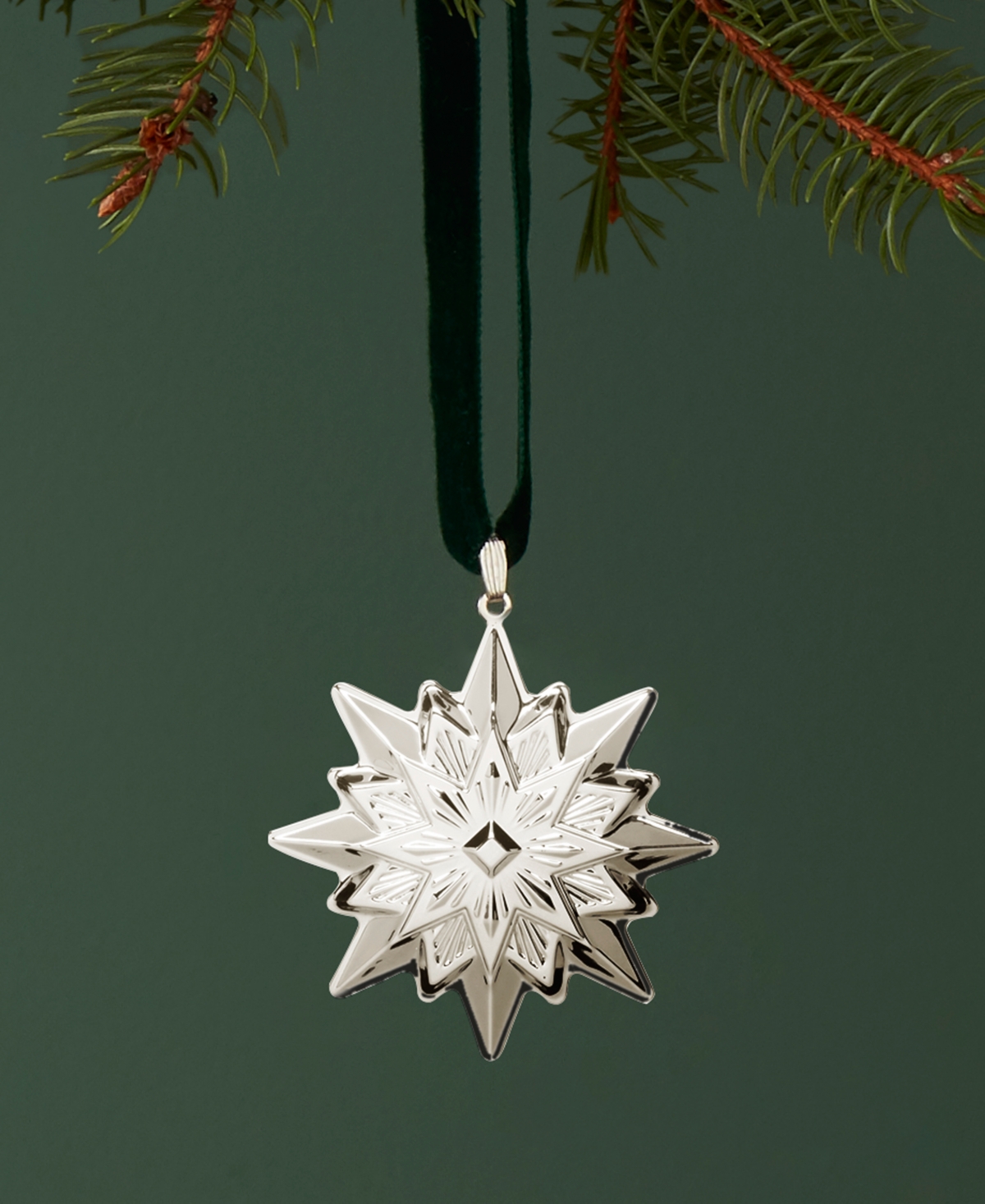Reed & Barton 2024 8th Annual Star Ornament - Metallic and Ster Svlr