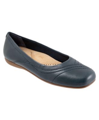 Sasha Flat