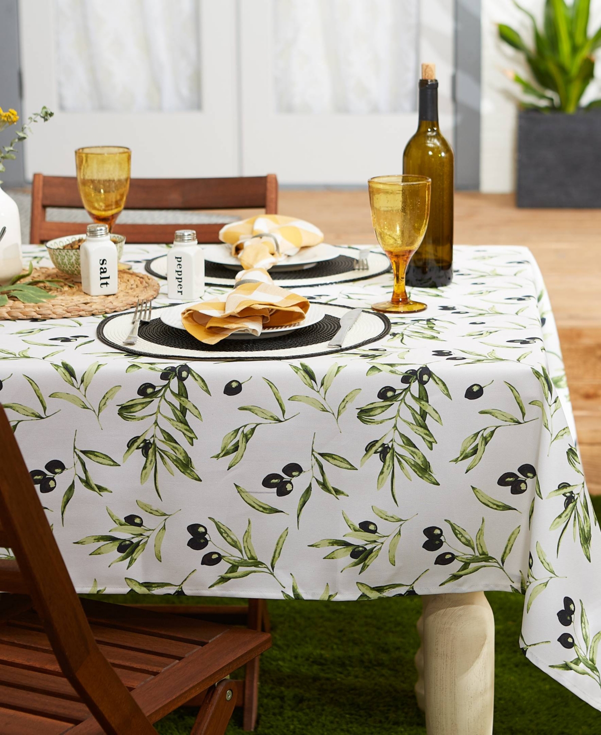 Design Imports Print Outdoor Tablecloth with Zipper, 60 Round