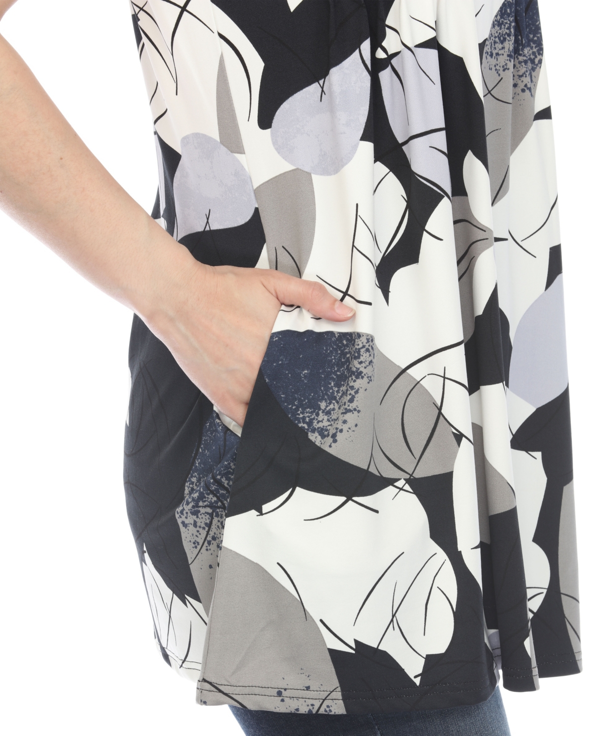 White Mark Women's Pleated Front Sleeveless Tunic Top In Gray