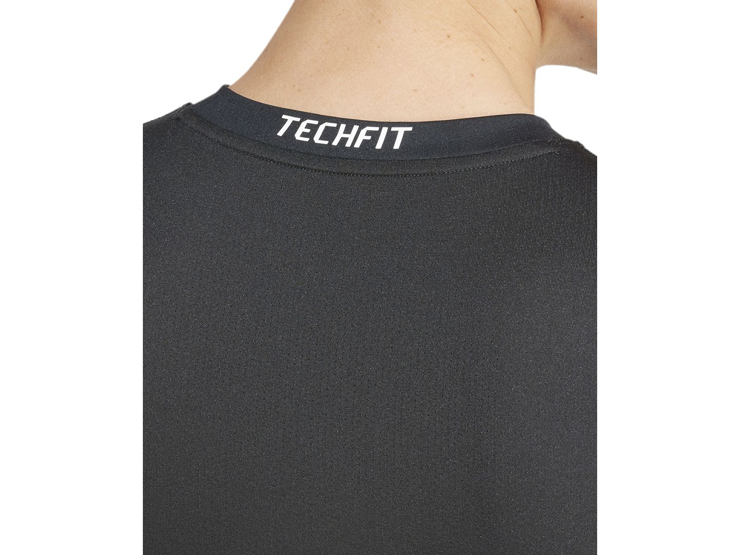 Мужская футболка adidas Tech-Fit Compression Crewneck, цвет: Чёрный — фото 2