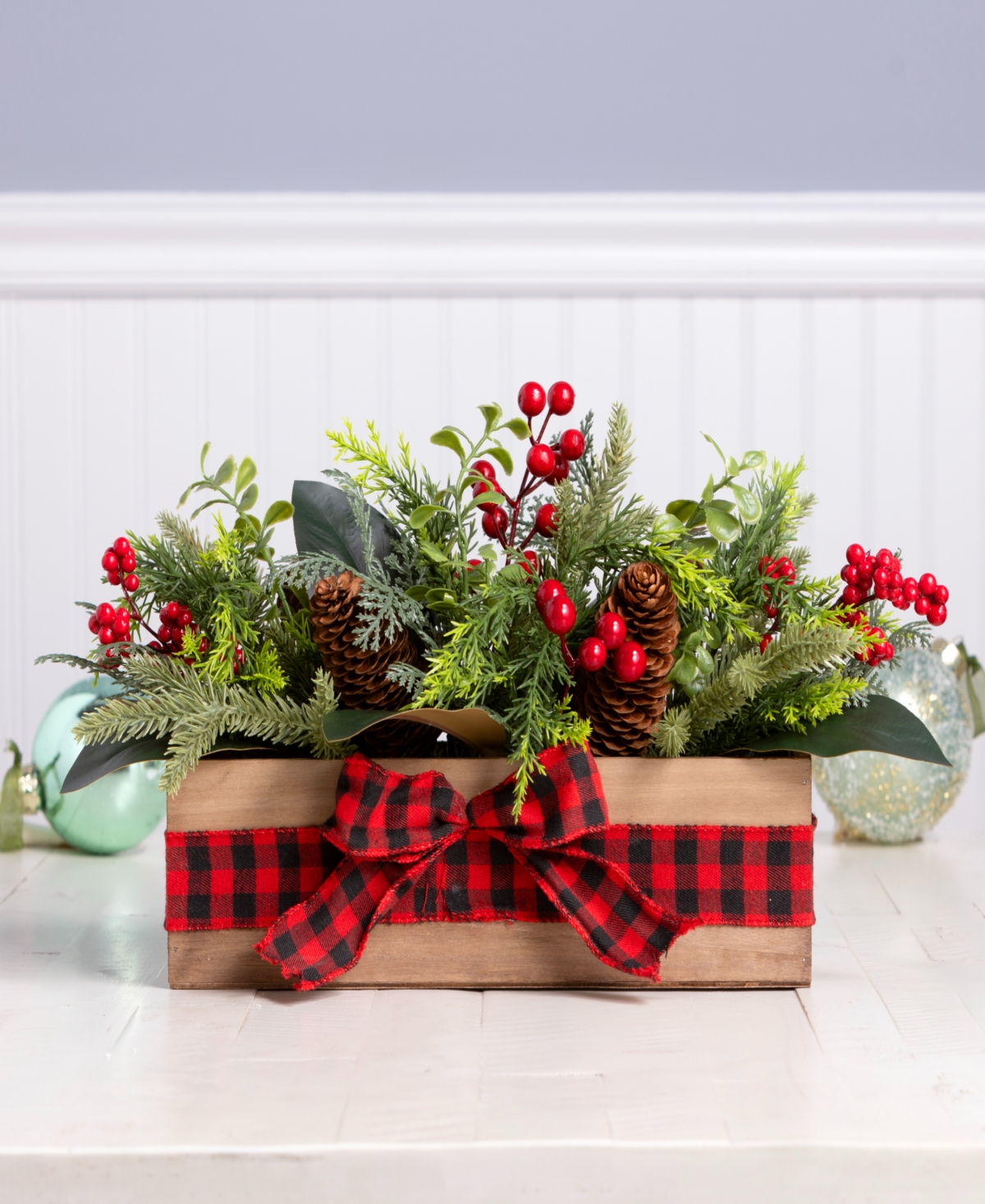 National Tree Company Christmas Classic Centerpiece, 17 Inches