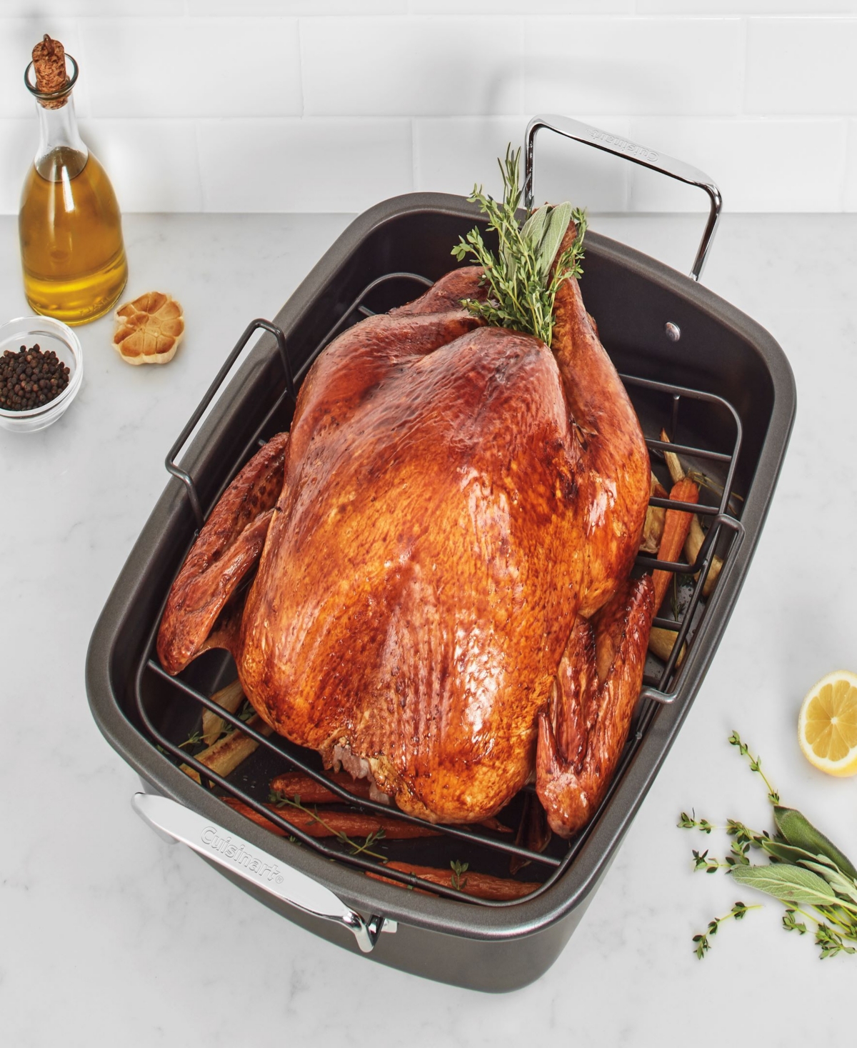 CUISINART ROASTER WITH RACK 16" COOKWARE 