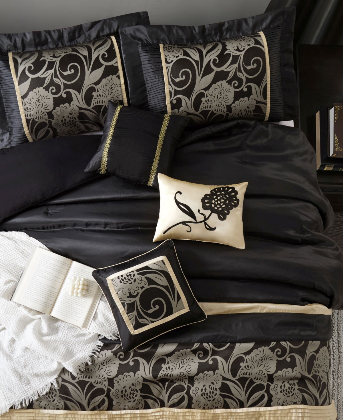 Stratford Park Mollybee Floral 9-Pc. Comforter Set