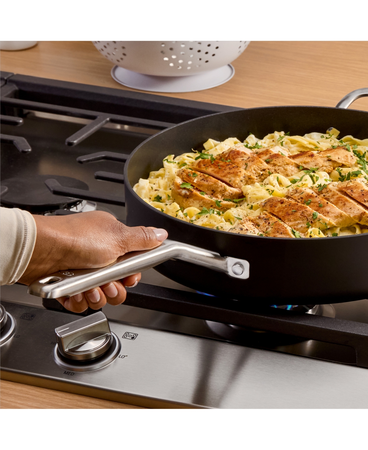 Calphalon Hard-anodized Nonstick 5-quart Saute Pan With Lid In Black