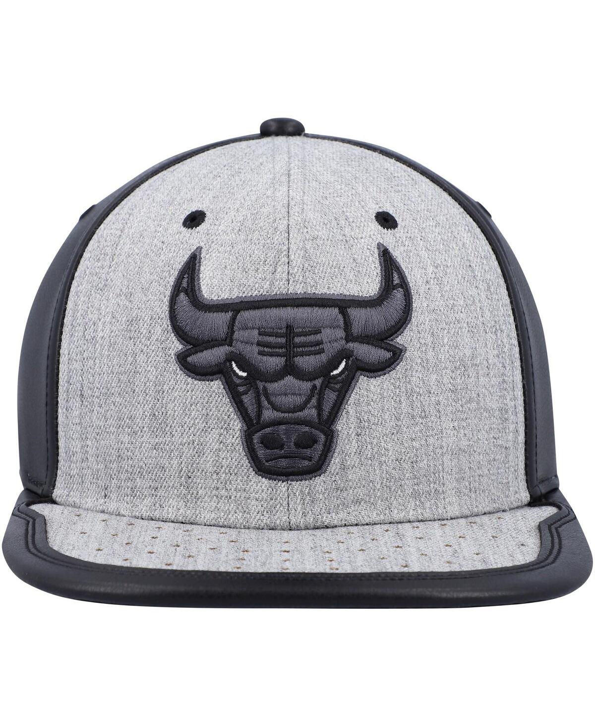 Mitchell & Ness Men's Heathered Gray Chicago Bulls Day One Snapback Hat