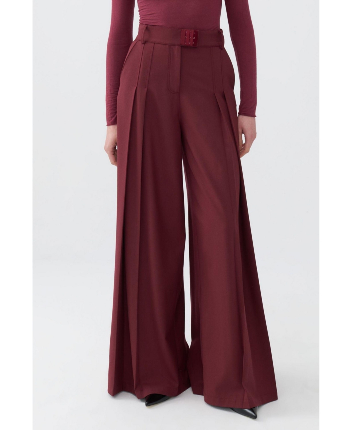 Women's Pleated High-Waisted Pants - Burgundy