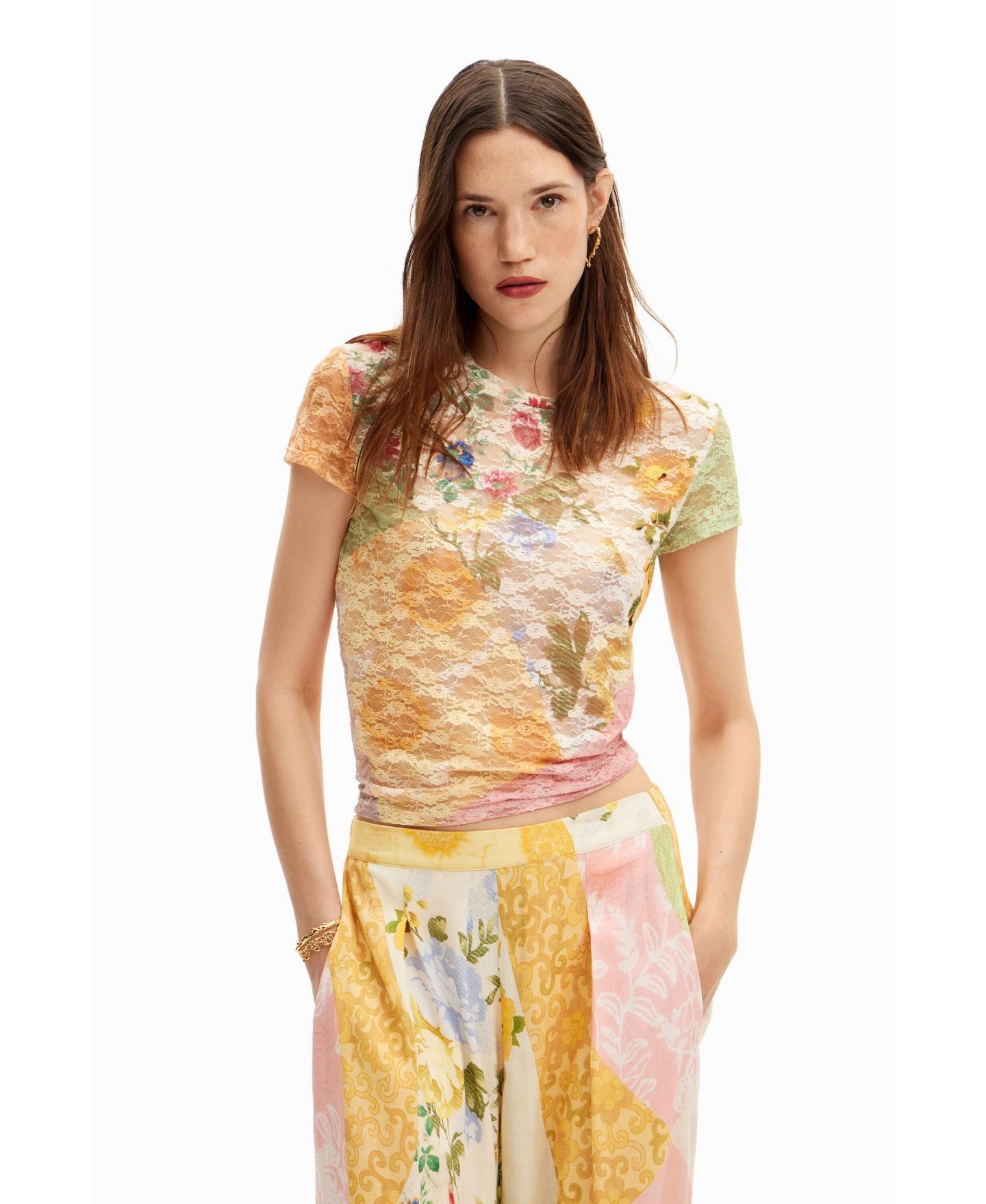 Женская футболка Desigual Lace with floral pattern, цвет: Разноцветный — фото 1