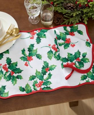 Classic Holly Scallop Border Placemats 19"x 13", Set of 4