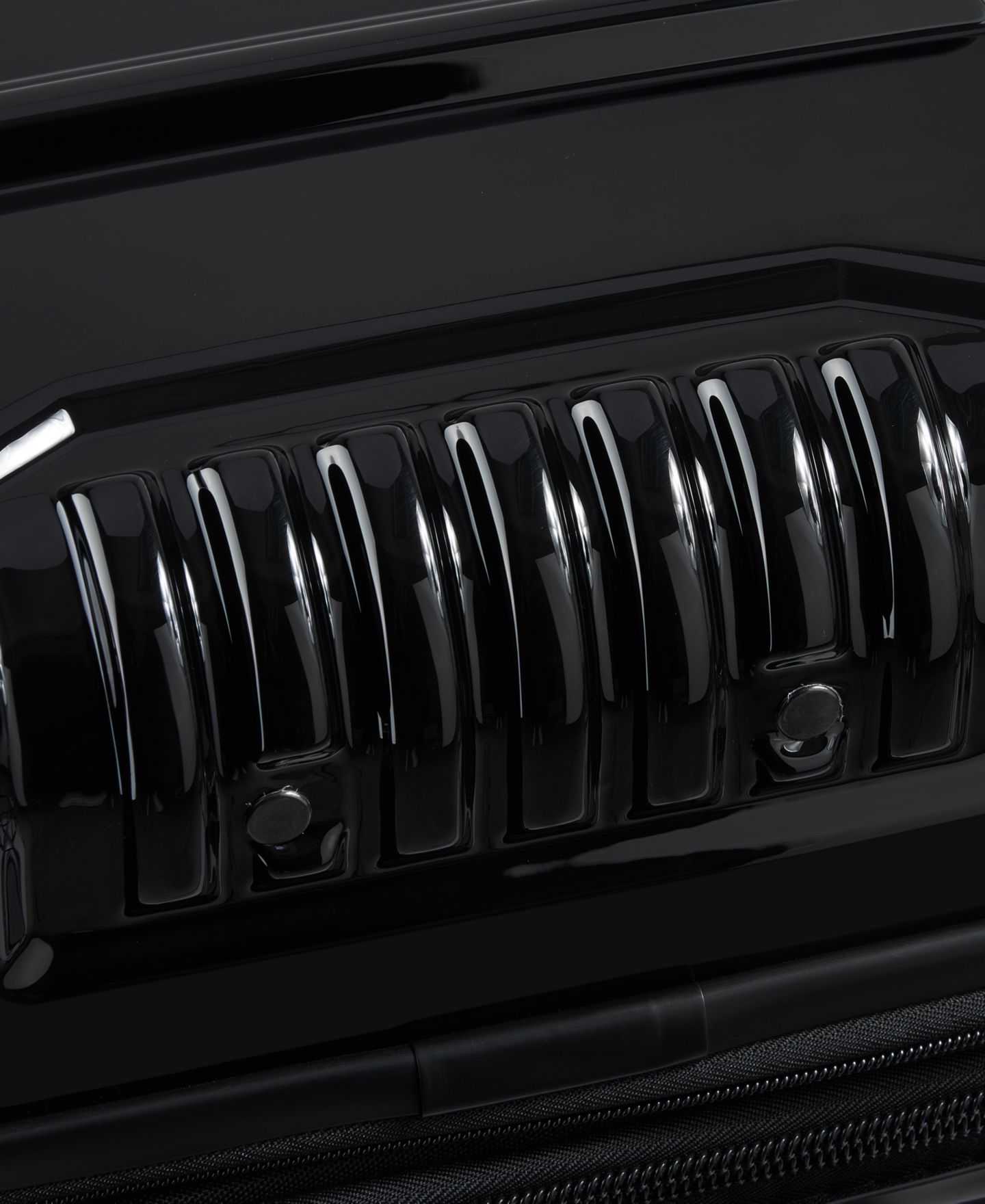Чемодан Jeep JH003B 21" Expandable 2-Wheel Carry-On, цвет: Чёрный — фото 9