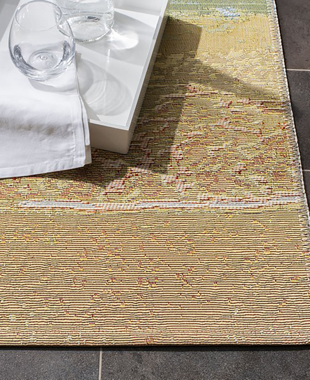 Safavieh Barbados Indoor/Outdoor BAR560A 4'x6' Area Rug